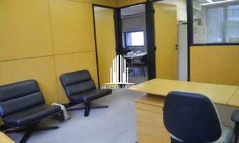 Imagem: Conjunto comercial em edifício moderno