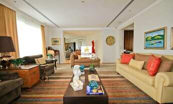 Imagem 3: Apartamento para locação ou venda, Jardim Guedala, 628m², 4 suítes, 6 vagas!