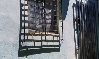 Imagem 2: 3 casas Casa com 2 dormitórios