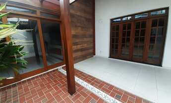 Imagem 2: Casa Linear de 03 quartos, sendo 02 suítes, 295,00M², 03 vagas de garagem à venda no Centr