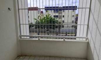 Imagem 3: Apto nascente, ventilação natural, primeiro andar, prédio pilotis, 3 qtos 1 ste, varanda