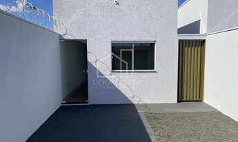 Imagem 2: Casa para Venda em Uberlândia, Laranjeiras, 2 dormitórios, 1 suíte, 2 banheiros, 2 vagas