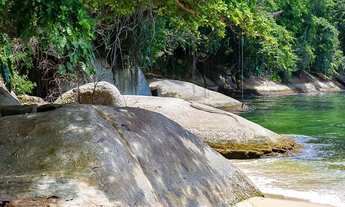 Imagem 5: Um refúgio exuberante e isolado em meio à natureza de Parati - Ilha do Araújo