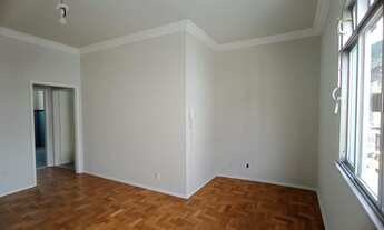 Imagem: Casa de vila totalmente reformada e próxima