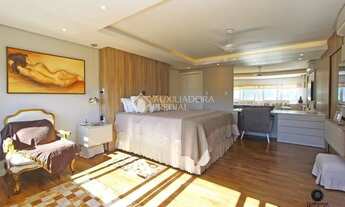 Imagem 4: Casa para venda possui 289 metros quadrados com 4 quartos em Jardim Botânico - Porto Alegr