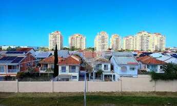 Imagem 7: Cobertura duplex com 178m², reformada, entre o mar e a montanha, sol da manhã, 4 suítes e