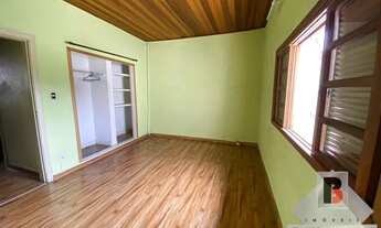 Imagem 5: Casa a venda com 2 dormitórios, 2 vagas de garagem e Quintal