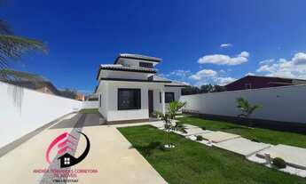 Imagem 2: Oportunidade imperdível! Casa belíssima com 3 quartos, quintal amplo, fino acabamento em I