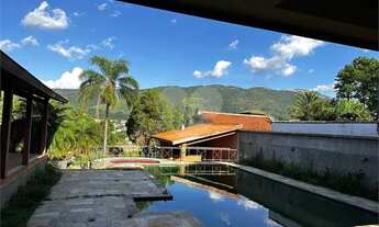 Imagem: Linda e Espaçosa Casa Disponível para