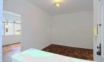 Imagem 3: Apartamento desocupado de um dormitório, suíte no Centro Histórico de Porto Alegre