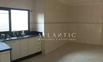 Imagem 7: Casa espaçosa de 3 quartos com ampla área externa, próximo ao Shopping Boulevard