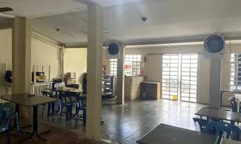 Imagem 2: Vendo prédio e o ponto