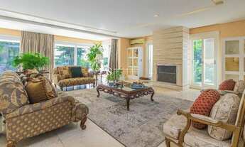 Imagem 3: Mansão Paradisíaca no Terra Ville: Luxo, Conforto e Exclusividade em 2000m² à Beira do Cam