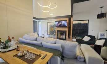 Imagem 3: Casa para Venda em Teresópolis, Iucas, 5 dormitórios, 3 suítes, 5 banheiros, 5 vagas