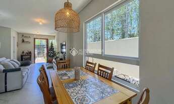 Imagem 2: Linda casa pronta para morar com 3 dormitórios a venda em Campeche - Florianópolis - SC