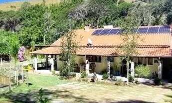 Imagem: Sítio na Serra da Mantiqueira Onde a Vida