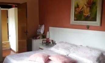 Imagem 4: Casa para Venda - 330m², 5 dormitórios, sendo 1 suites, 7 vagas - Menino Deus