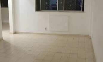 Imagem 2: Apartamento 2 quartos com dependência - Méier - transversal à Rua Coração de Maria