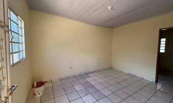 Imagem 2: Casa em vila com 2 quartos, lavanderia e vaga para carro