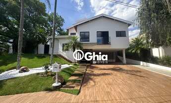 Imagem 2: Sobrado no Condomínio Alphaville Campinas com 5 quartos, 410 m² em Loteamento Alphaville C