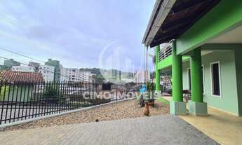 Imagem 2: Excelente casa com PISCINA na Escola Agrícola!!! Casa Ampla e com um lindo jardim e uma v