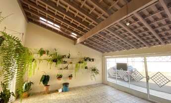 Imagem: Casa com 4 dormitórios e ampla área de