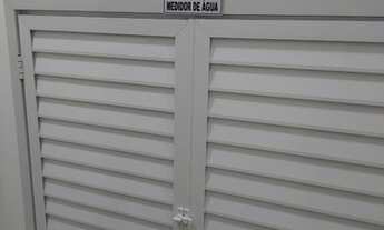 Imagem 6: Poucos metros do mar na região nobre. Apartamento com 2 dormitórios sendo uma suite