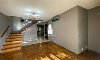 Imagem: Casa em condomínio fechado, com três pavimentos