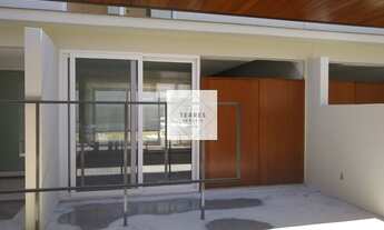 Imagem 4: Casa de condomínio para venda possui 200 metros quadrados com 3 quartos