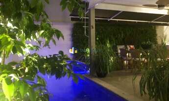 Imagem: Casa em Condomínio Fechado com 382m² de