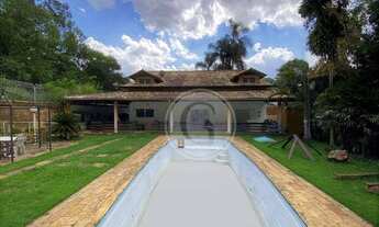 Imagem: Casa com 4 Dormitórios, sendo 3 Suítes