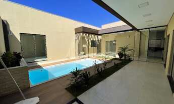 Imagem 5: Casa de Alto Padrão com 3 Suítes, Garagem 6 Carros, Piscina e Área Gourmet - Rita Vieira