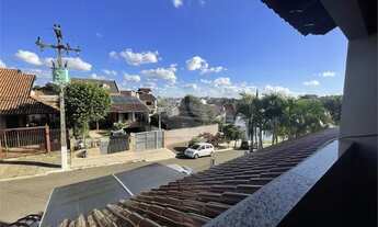 Imagem 3: Lindo sobrado com 4 dormitórios e piscina