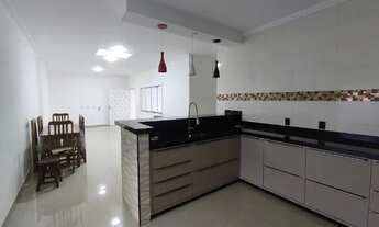 Imagem 4: Casa em Balneário Piçarras-SC, 3 quartos sendo 1 suíte, locação anual, bairro Itacolomy