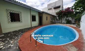 Imagem 4: Excelente casa plana, solta, com amplo terreno e piscina, reformada!