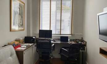 Imagem 7: Leblon - Rainha Guilhermina - quadra da praia - reformado 75m2 1 vaga