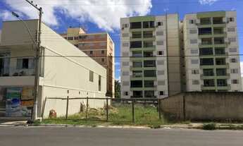 Imagem: Área comercial em frente a Praça quatro