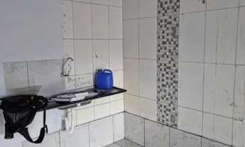 Imagem 3: Duas salas comerciais com dois banheiros e área coberta na entrada