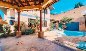 Imagem 2: Sobrado para venda tem 290 metros quadrados com 3 quartos em Cristo Rei - São Leopoldo - R