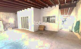 Imagem 2: Casa para aluguel, 4 quartos, 1 suíte, 3 vagas, Santa Luzia - Uberlândia/MG