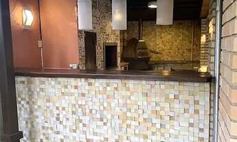 Imagem 2: Casa de condomínio para aluguel possui 400 metros quadrados com 5 quartos