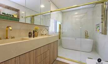 Imagem 6: Casa para venda possui 289 metros quadrados com 4 quartos em Jardim Botânico - Porto Alegr