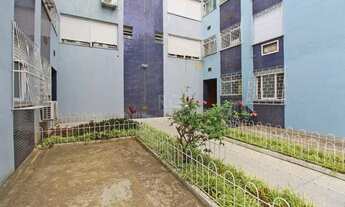 Imagem 2: Apartamento térreo de um dormitório transformado em dois dormitórios no bairro Passo da Ar