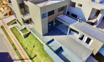 Imagem: Casa à venda, 4 quartos, 2 suítes, 4 vagas