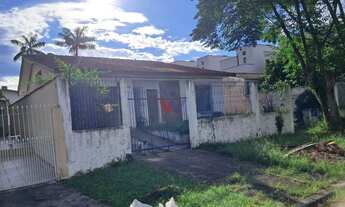 Imagem 3: Casa com Amplo Terreno de 600 m no Hauer Excelente Oportunidade para Investimento