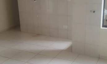 Imagem 4: Alugo apt 2 q, um gardem e vaga vagão p uma moto e um carro do shopping. COM GARDEM