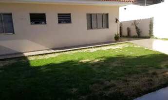 Imagem 5: Casa à venda na Zona 2 Maringá Ampla e bem localizada com 4 Quartos e 2 Suítes