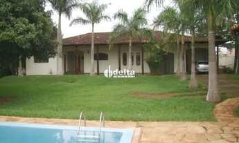 Imagem: Casa residencial com 5 quartos sendo 1 suíte