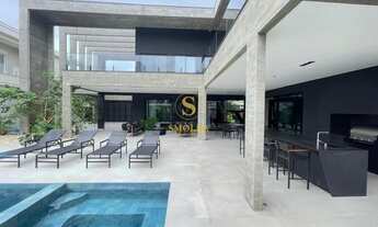 Imagem 3: Casa finamente mobiliada à venda em Jurerê Internacional, Florianópolis/SC