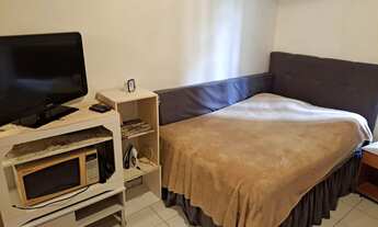 Imagem 2: Kitnet com excelente localização em Copacabana - Uma quadra da praia e perto do metrô (Pos